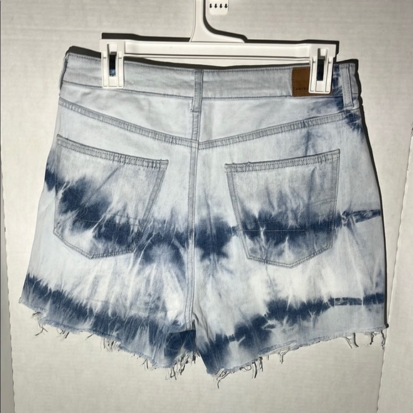 American Eagle Outfitters Blue and White Jean Shorts with Tie-Dye Pattern - Picture 3 of 7